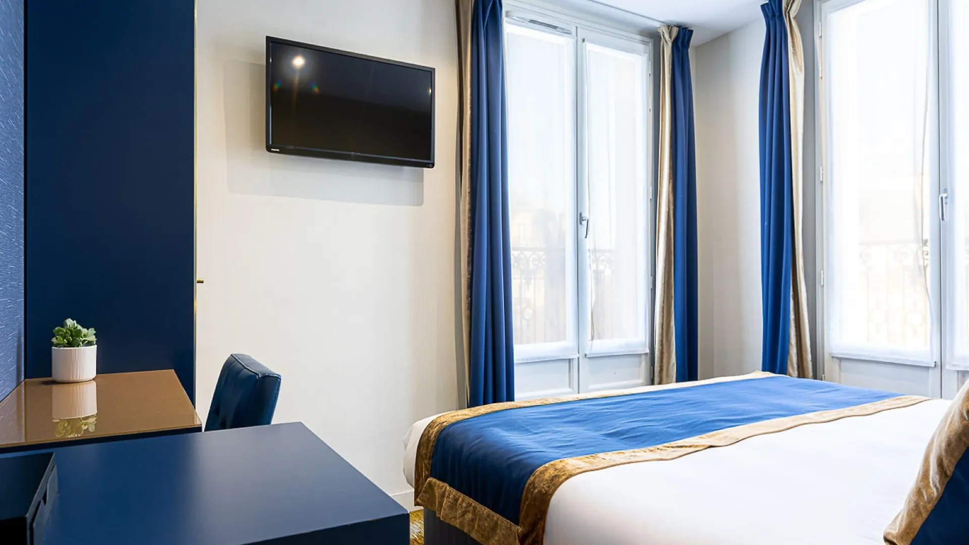 Hotel Trianon Gare De Lyon 3*
